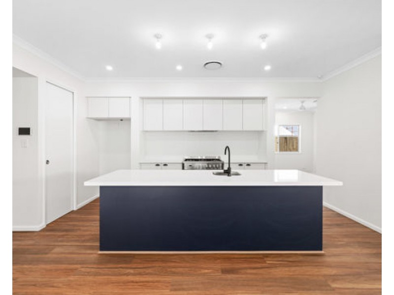 7 TIVOLI AVENUE, Greenbank QLD 4124