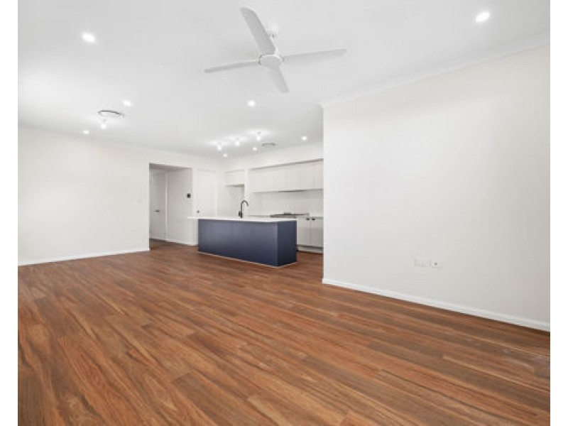 7 TIVOLI AVENUE, Greenbank QLD 4124