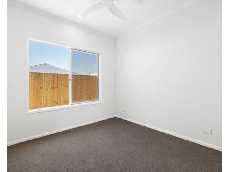 7 TIVOLI AVENUE, Greenbank QLD 4124