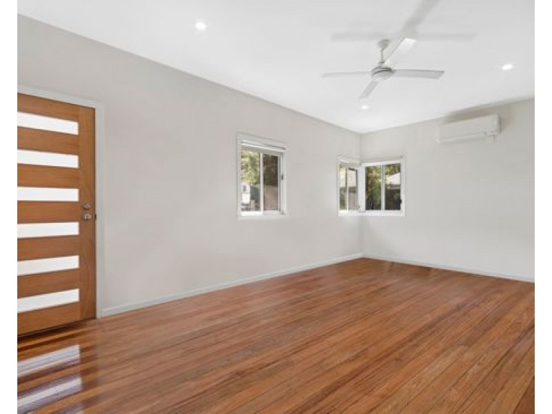 63 Albert Street, Holland Park West QLD 4121