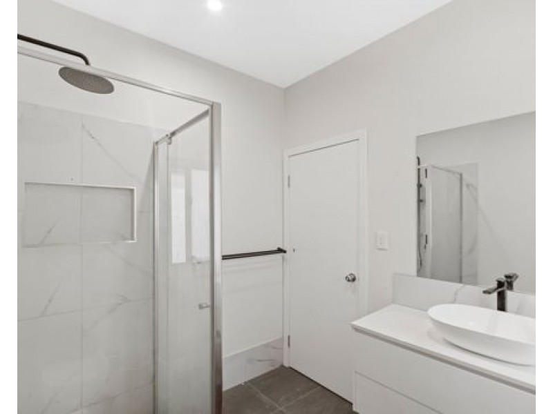 63 Albert Street, Holland Park West QLD 4121