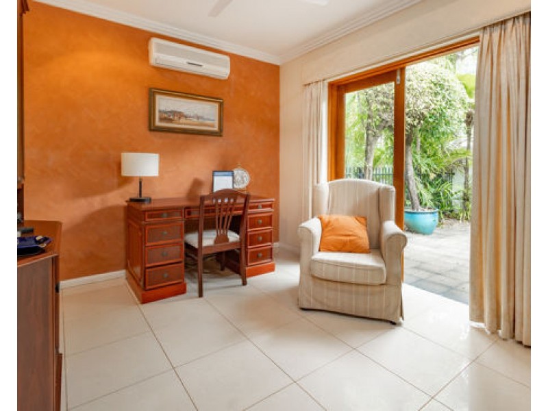 3 Palmetto Street, Palm Cove QLD 4879