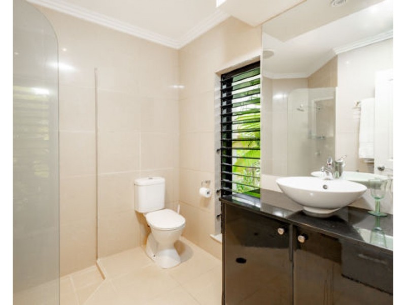 3 Palmetto Street, Palm Cove QLD 4879