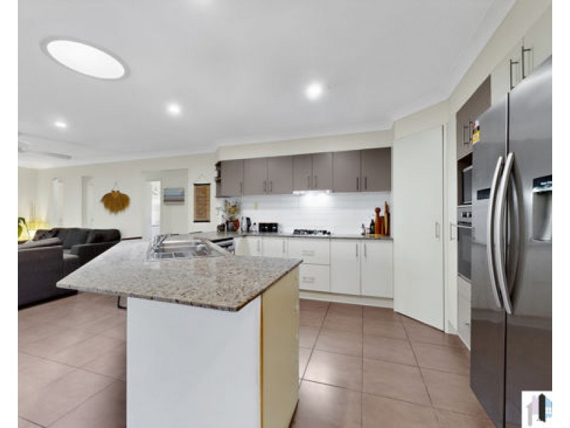 37 Rainbow Circuit, Coomera QLD 4209