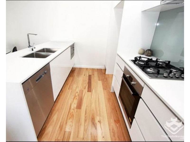 7/2 Laurence St, St Lucia QLD 4067