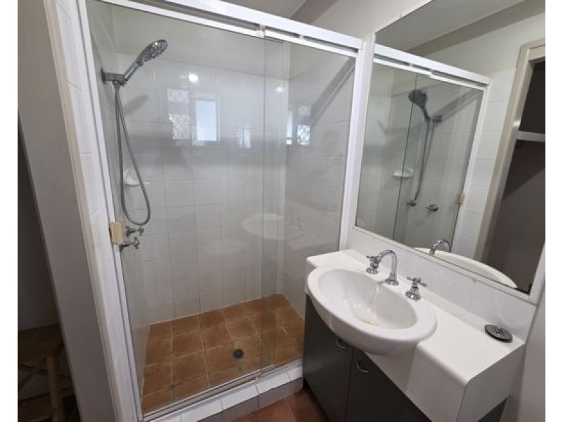 2 / 23a Ronmack St, Chermside QLD 4032