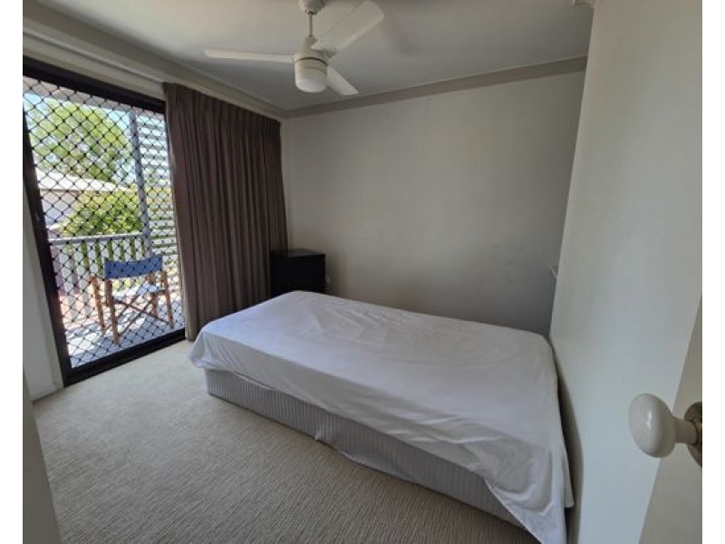 2 / 23a Ronmack St, Chermside QLD 4032