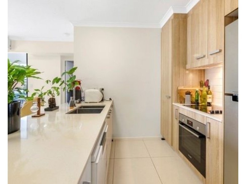unit103 133 SCARBOROUGH STREET, Southport QLD 4215
