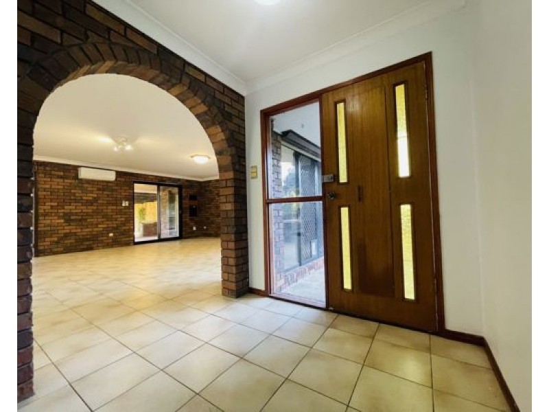 78 Rosia Rd, Park Ridge QLD 4125