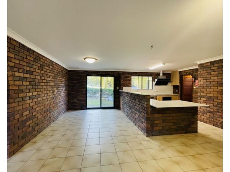 78 Rosia Rd, Park Ridge QLD 4125