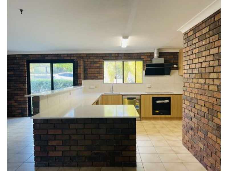 78 Rosia Rd, Park Ridge QLD 4125