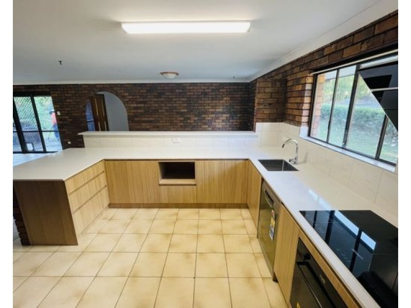 78 Rosia Rd, Park Ridge QLD 4125