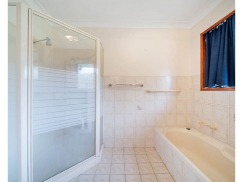 78 Rosia Rd, Park Ridge QLD 4125