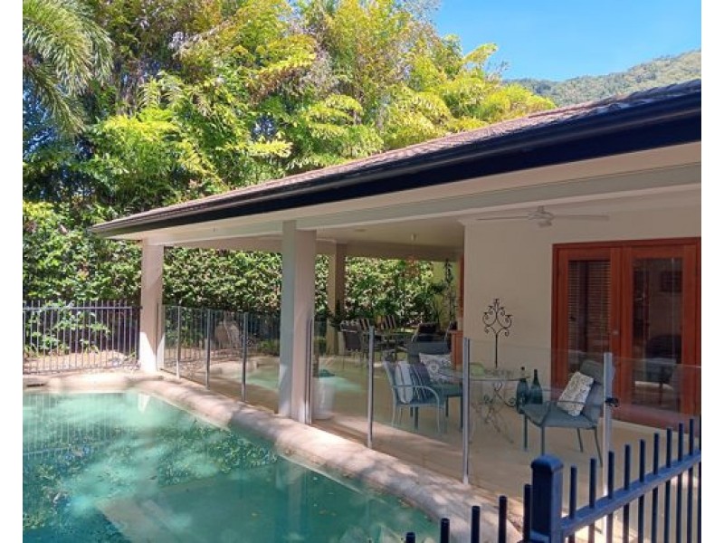 3 Palmetto Street, Palm Cove QLD 4879