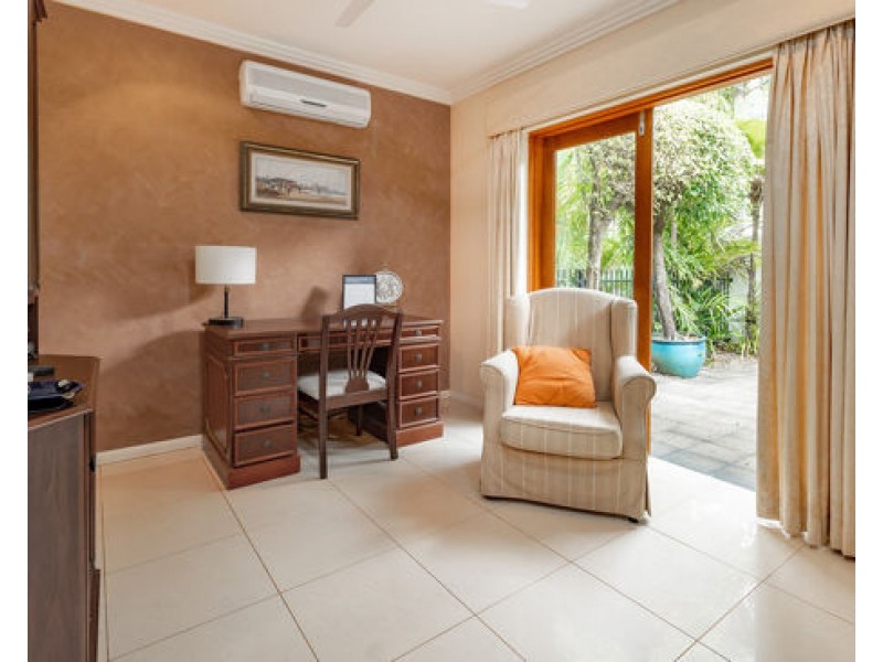 3 Palmetto Street, Palm Cove QLD 4879