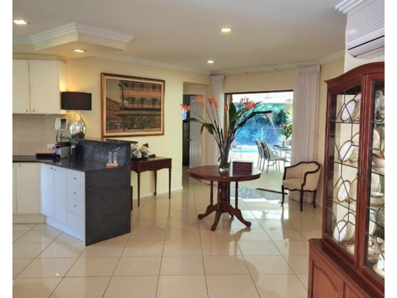 3 Palmetto Street, Palm Cove QLD 4879
