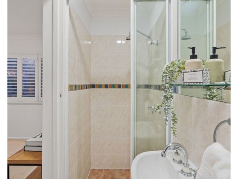 175 Gaynesford Street South, Holland Park West QLD 4121