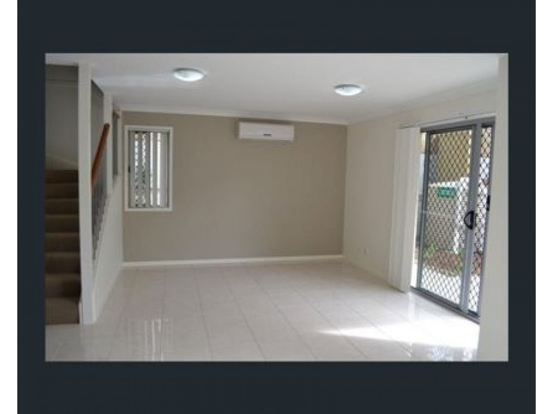 43/8 Sue Ct, Runcorn QLD 4113