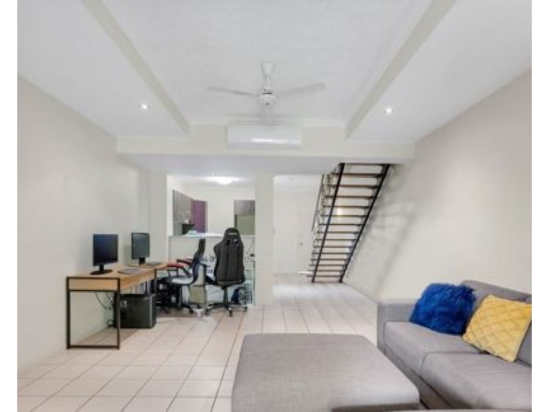 371 2-8 Rigg Street, Woree QLD 4868