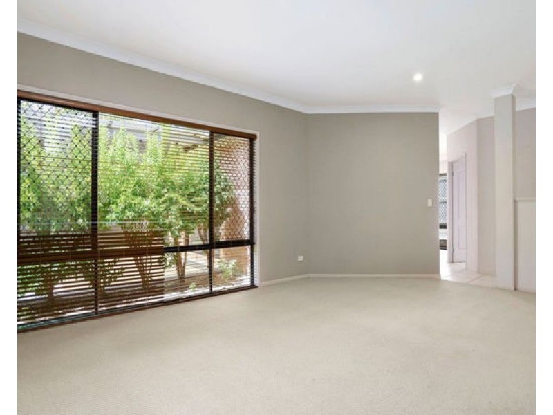 15 Cocoparra Cres, Parkinson QLD 4115