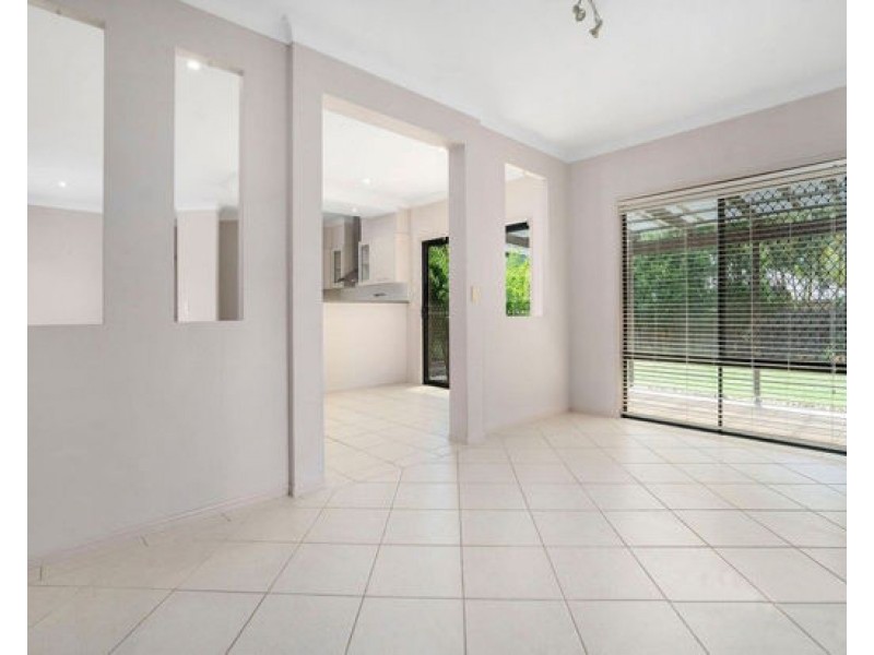 15 Cocoparra Cres, Parkinson QLD 4115