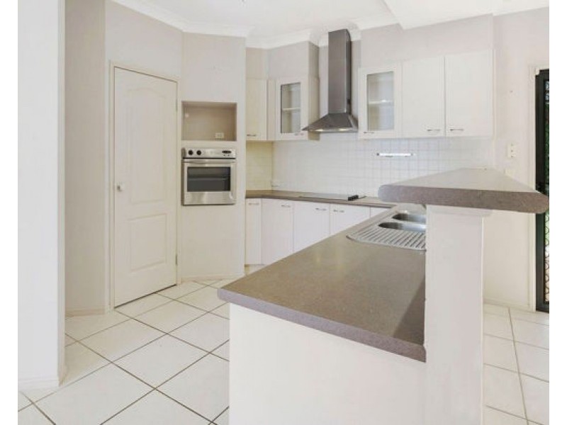 15 Cocoparra Cres, Parkinson QLD 4115