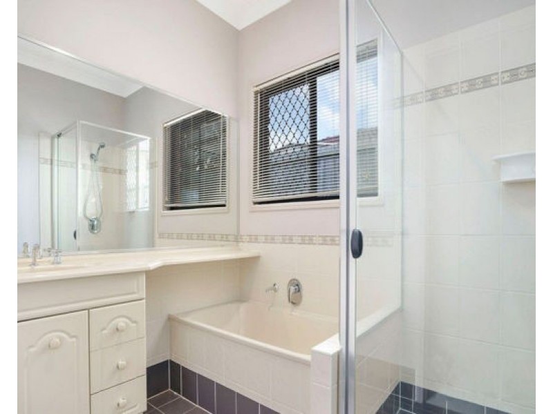 15 Cocoparra Cres, Parkinson QLD 4115