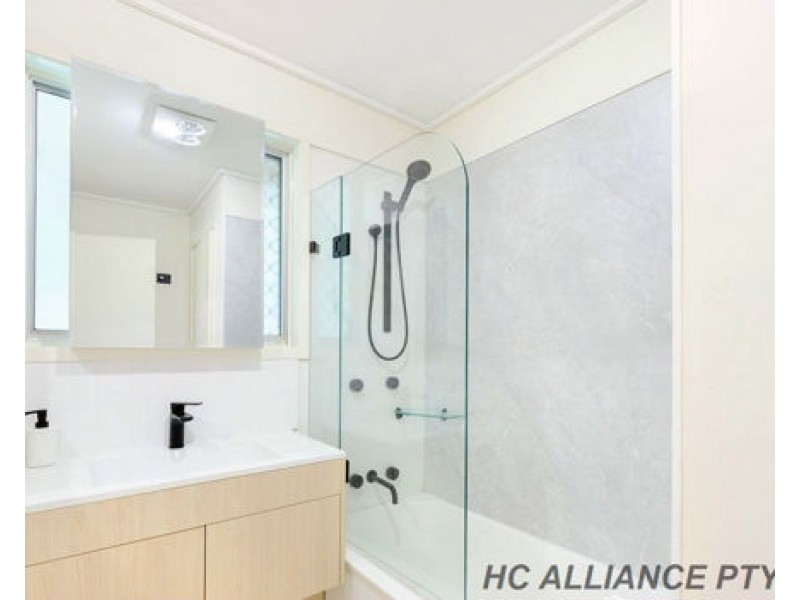 1 GAZANIA STREET, Kingston QLD 4114