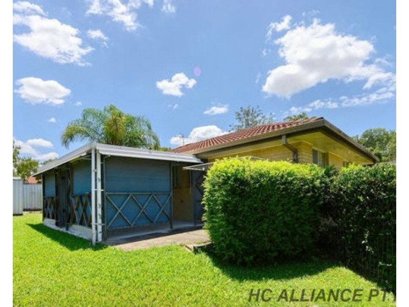 1 GAZANIA STREET, Kingston QLD 4114