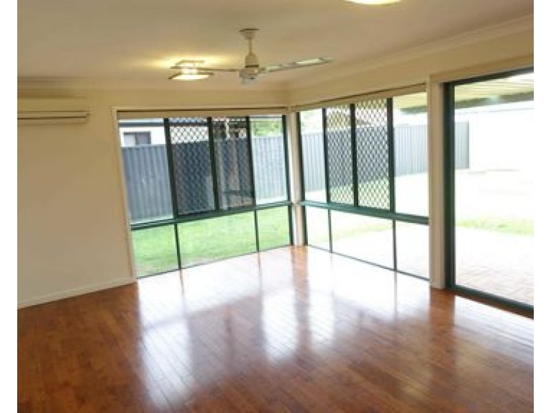 1 Hampshire Ct, Calamvale QLD 4116