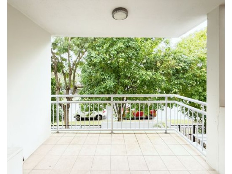 Unit 25/13-23 Bright Avenue, Labrador QLD 4215