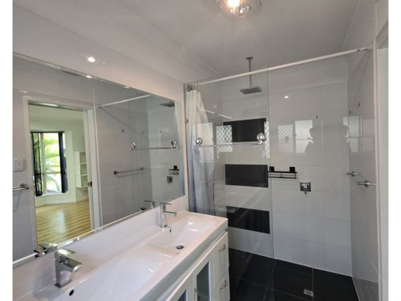 28 Sidney Nolan Drive, Coombabah QLD 4216