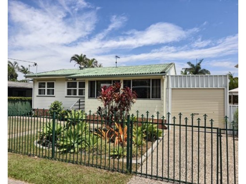 57 Deakin Ave, Southport QLD 4215