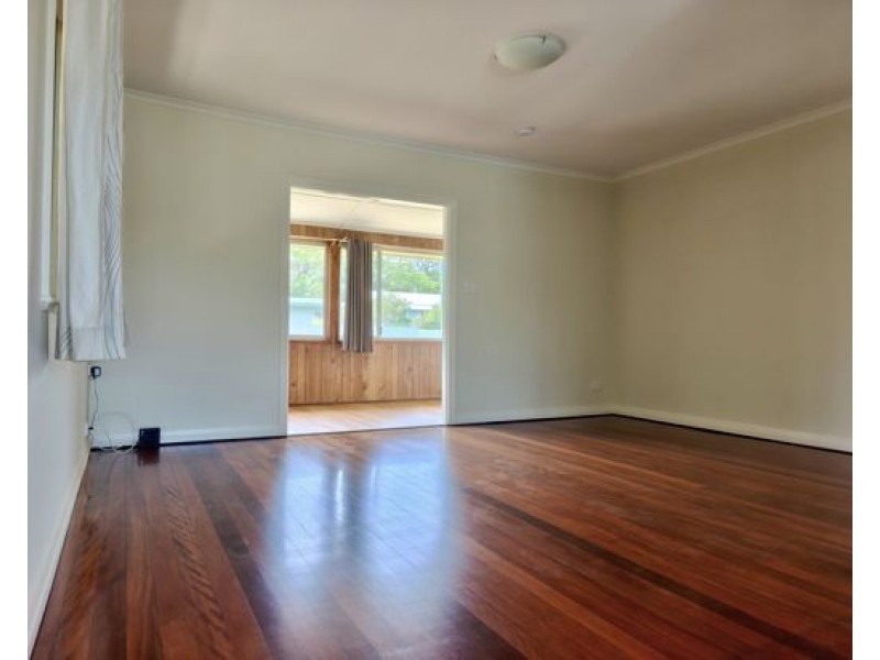 57 Deakin Ave, Southport QLD 4215
