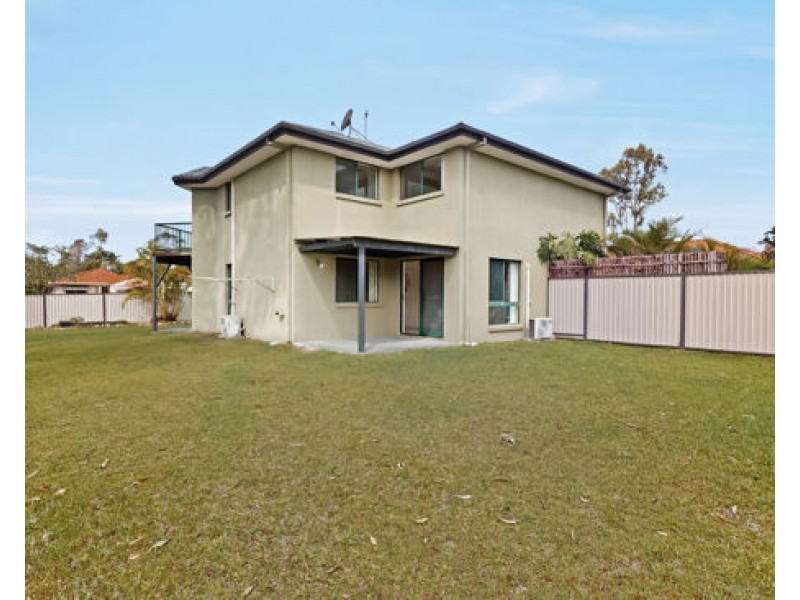 2/184 Greenacre Drive, Arundel QLD 4214