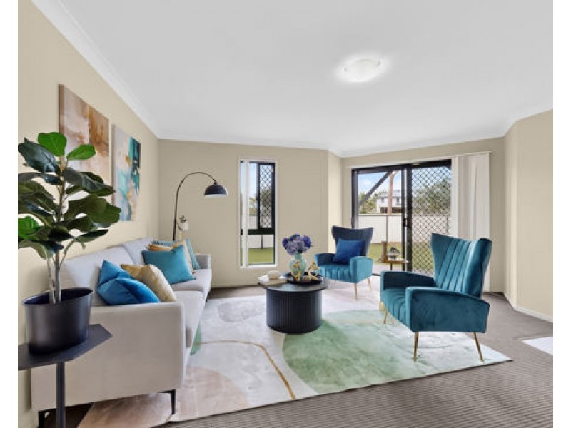 2/184 Greenacre Drive, Arundel QLD 4214