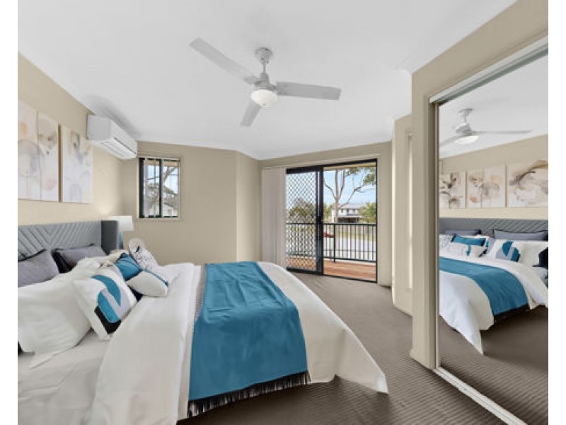 2/184 Greenacre Drive, Arundel QLD 4214