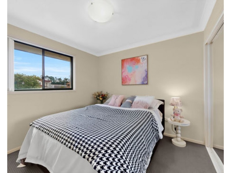 2/184 Greenacre Drive, Arundel QLD 4214