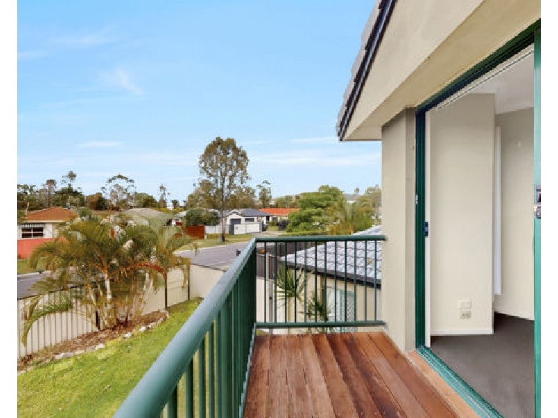 2/184 Greenacre Drive, Arundel QLD 4214