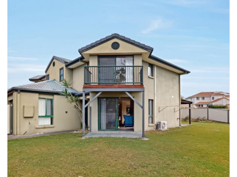 2/184 Greenacre Drive, Arundel QLD 4214