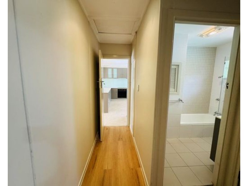 3/104 Eugaree Street, Southport QLD 4215