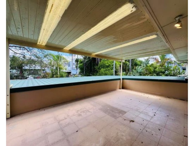 3/104 Eugaree Street, Southport QLD 4215