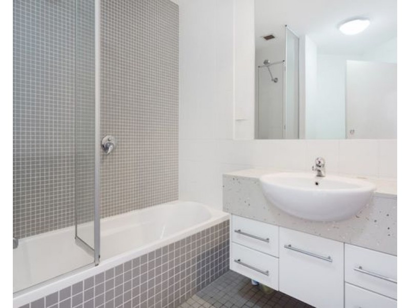 13/2 Campbell Street, Toowong QLD 4066