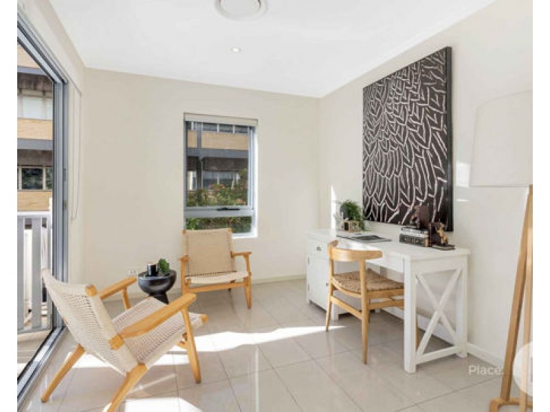 211/23 Robinson Place, Kelvin Grove QLD 4059