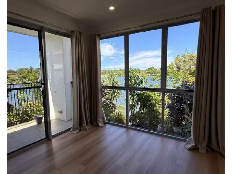 17/3028 The Boulevard, Carrara QLD 4211