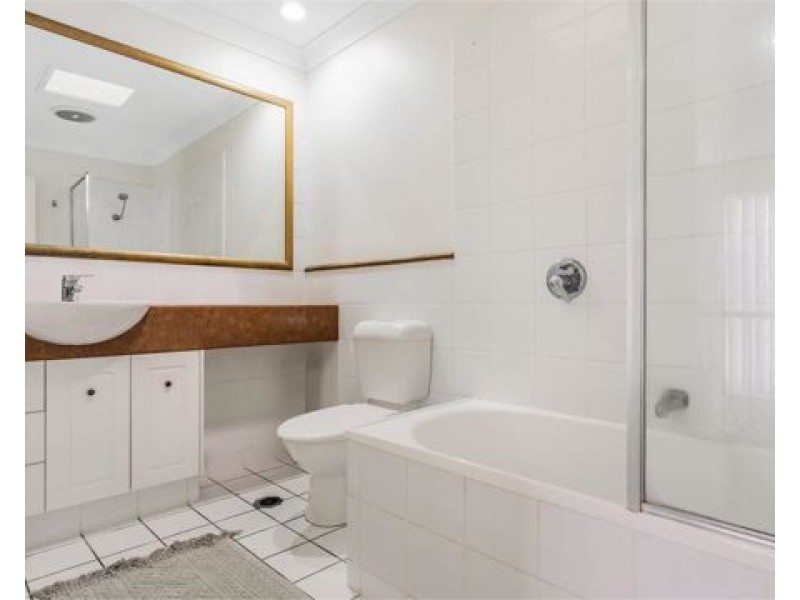 2202 22-34 Glenside Drive, Robina QLD 4226