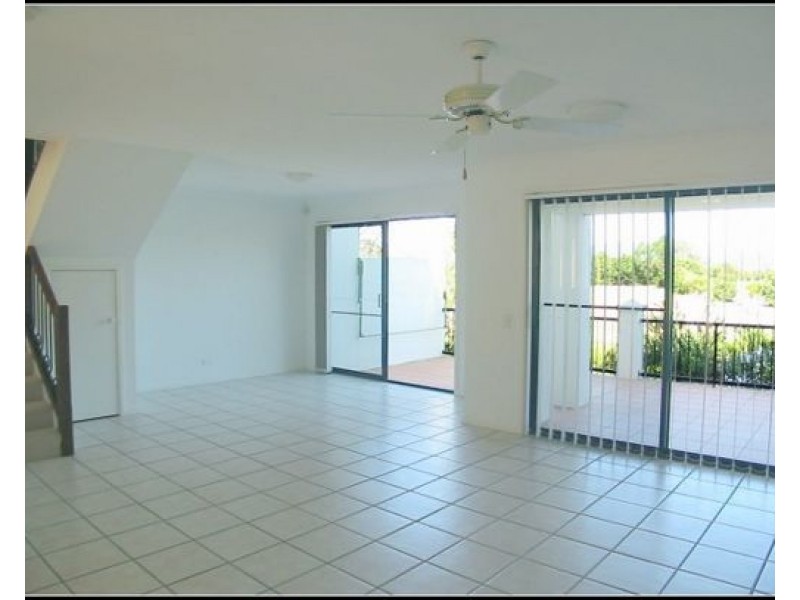 2202 22-34 Glenside Drive, Robina QLD 4226