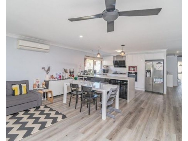 23 Witheren Cct, Pacific Pines QLD 4211