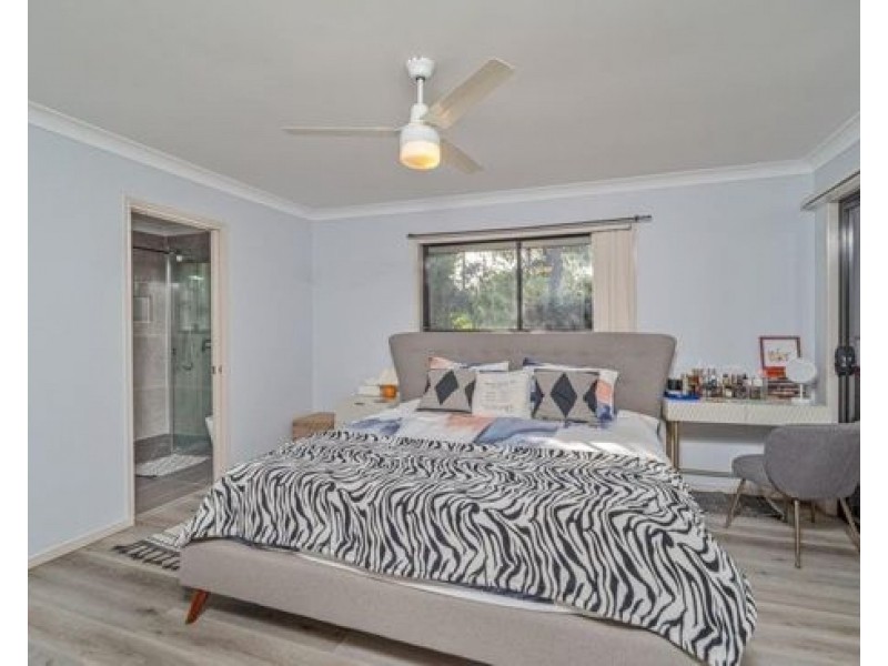 23 Witheren Cct, Pacific Pines QLD 4211