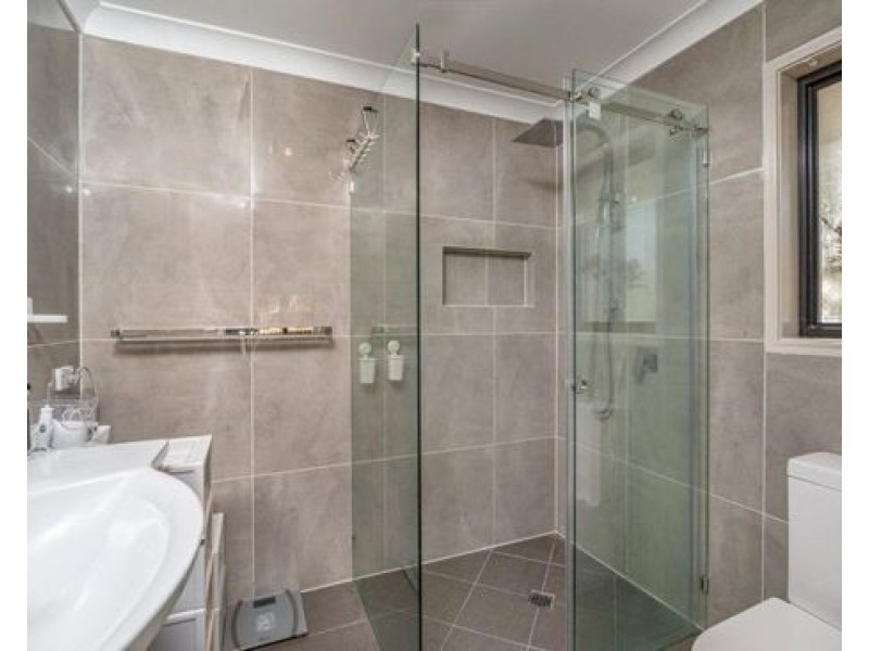 23 Witheren Cct, Pacific Pines QLD 4211